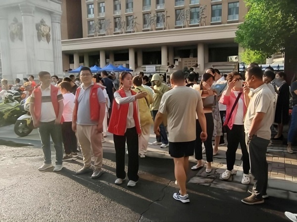 五分公司開展“愛心助考 為夢護航”高考志愿服務活動